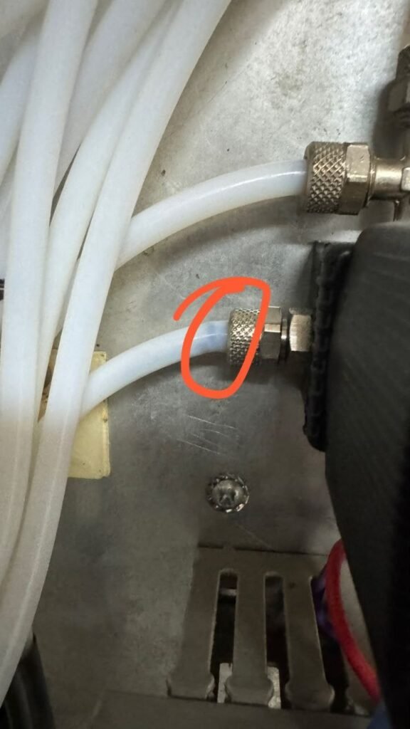 Leak point identified in gas sample line fitting during troubleshooting